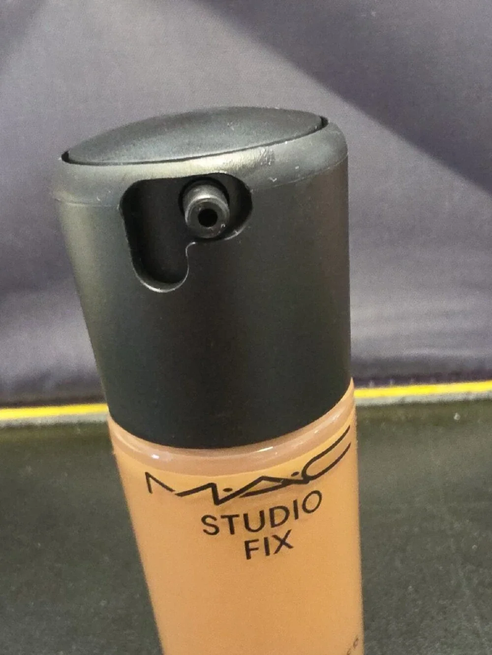 MAC Cosmetics Studio Fix Fluid Foundation - NC45.5